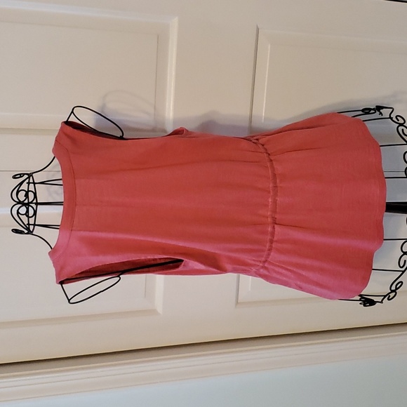 Peplum Style V-neck Tank Top - Picture 2 of 10